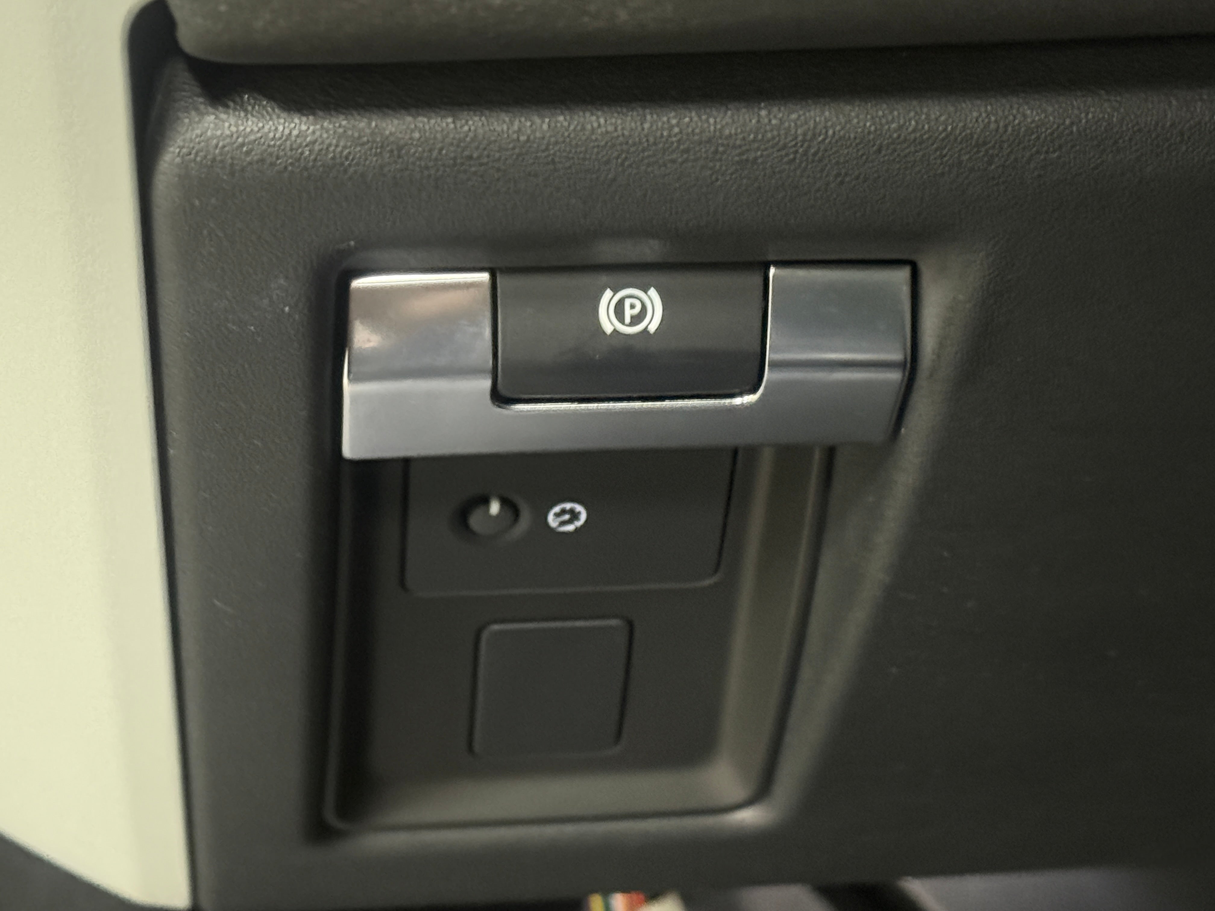 land rover defender 2023 SALE26EU1P2233911 image land rover defender 2023 SALE26EU1P2233911 image
